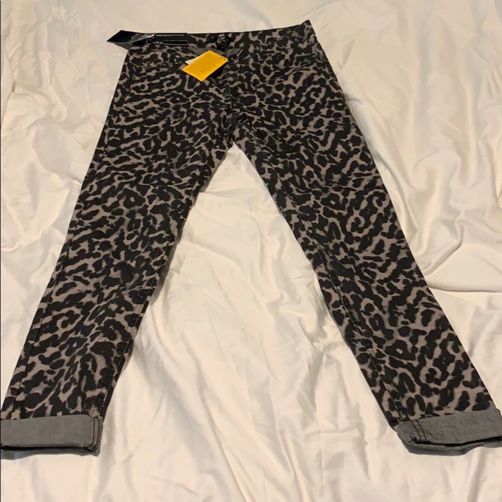 [H&M] NWT leopard print skinny jeans size 8